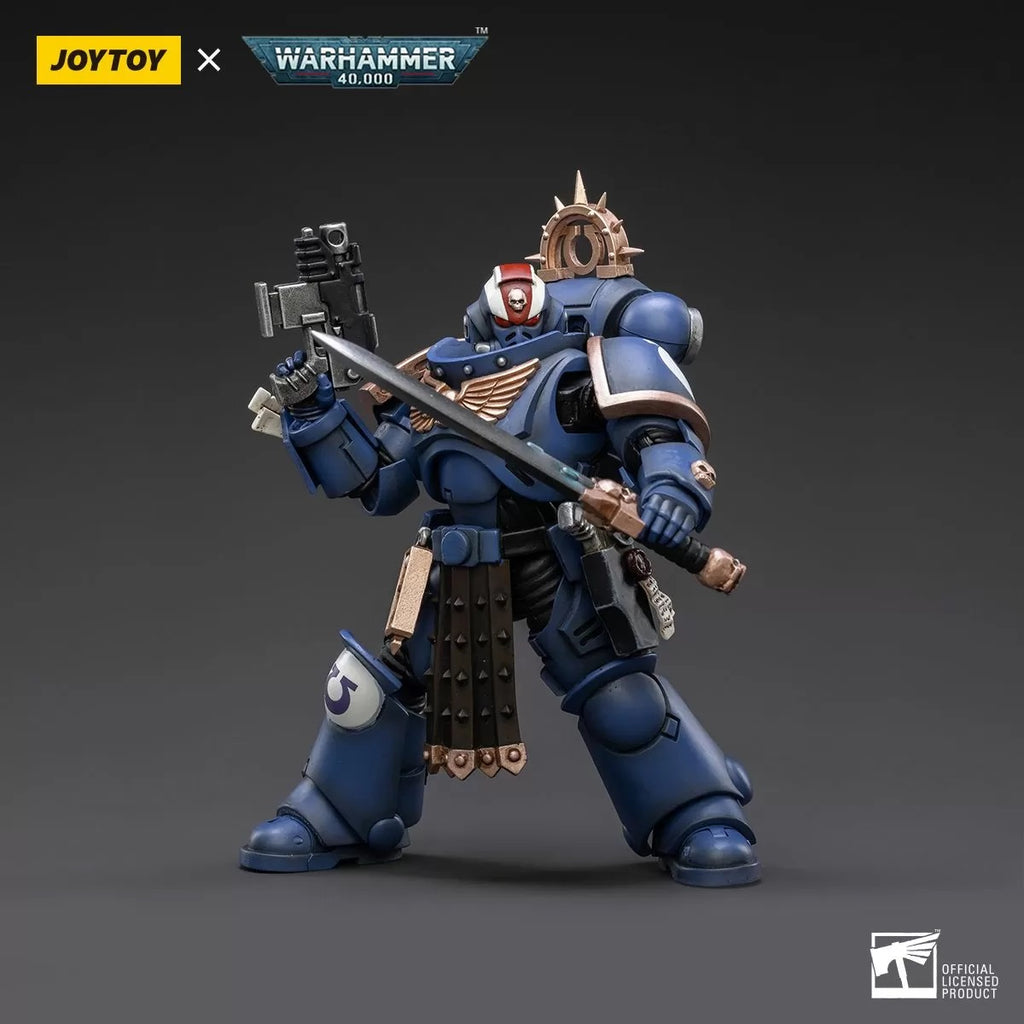 Warhammer Collectibles 1/18 Scale Ultramarines Primaris Lieutenant Amulius